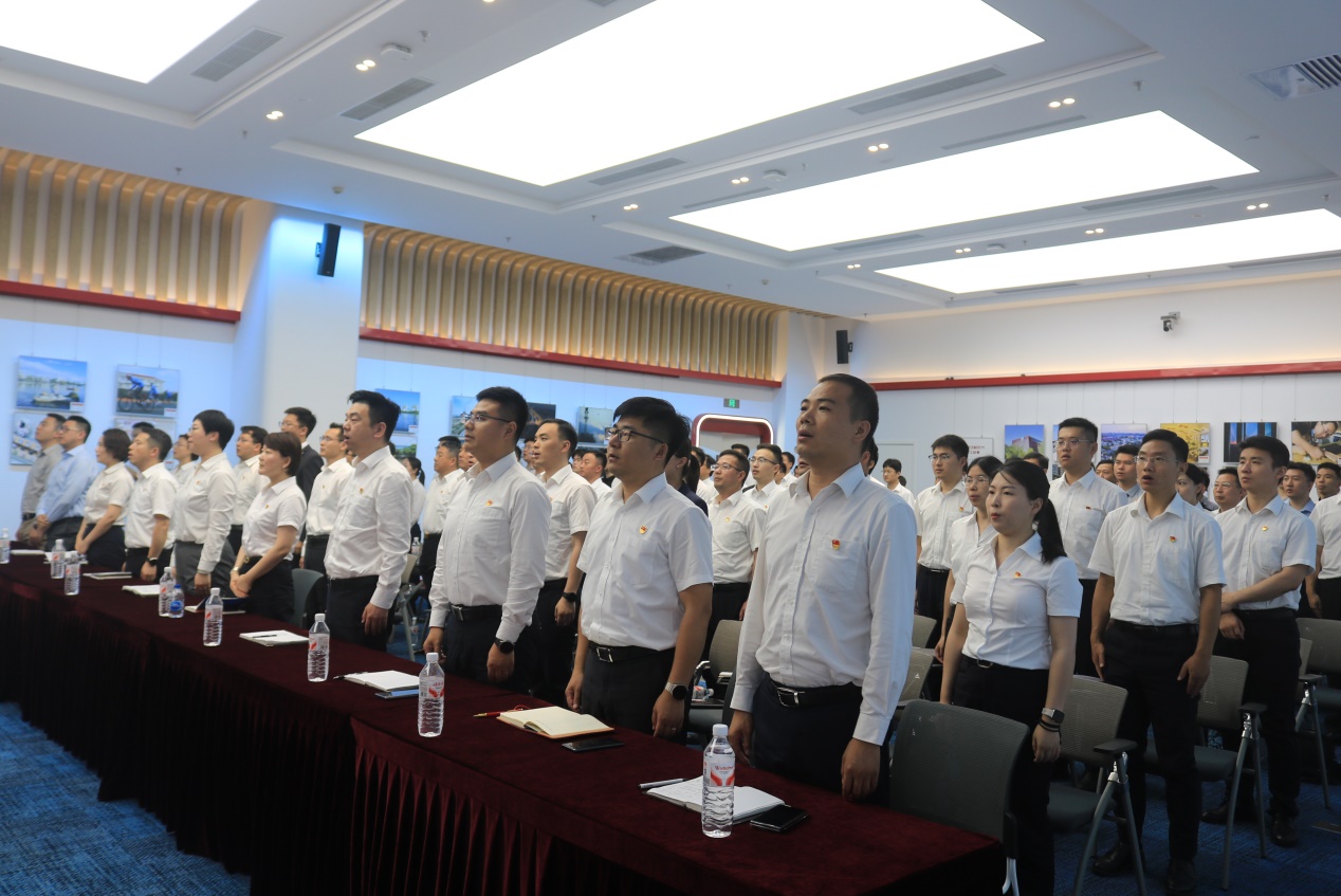 全體站著照片.jpg 全體站著照片.jpg