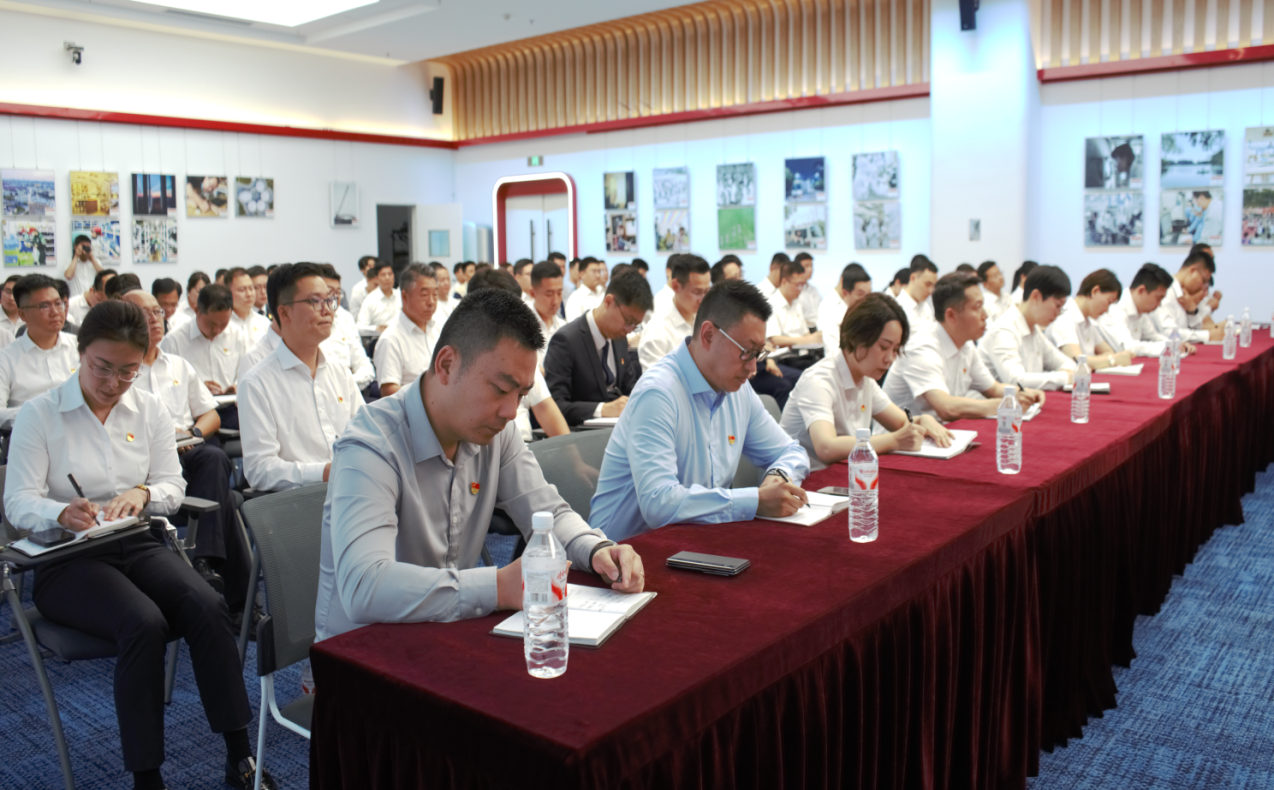 全體坐著照片 全體坐著照片